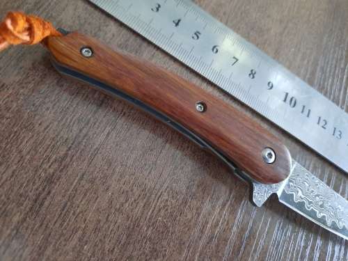 Damascus VG-10 Stainless Steel folding knife, RAZOR Sharp, New Stock, High Quality, Rosewood handle.