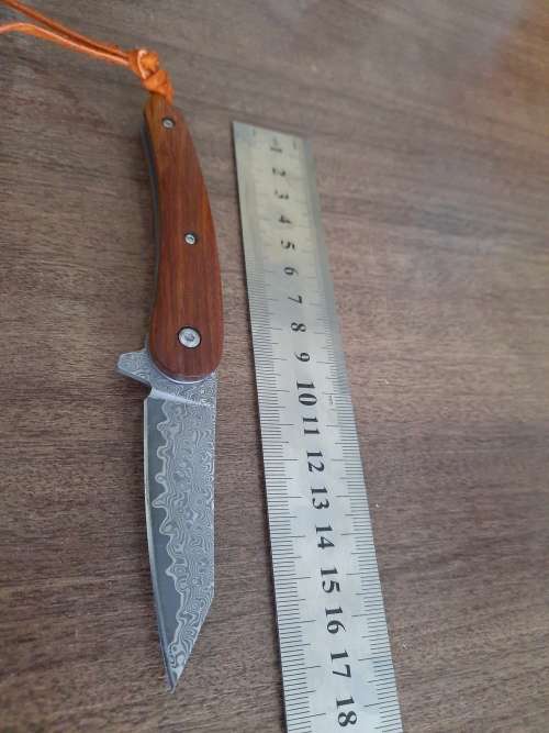 Damascus VG-10 Stainless Steel folding knife, RAZOR Sharp, New Stock, High Quality, Rosewood handle.