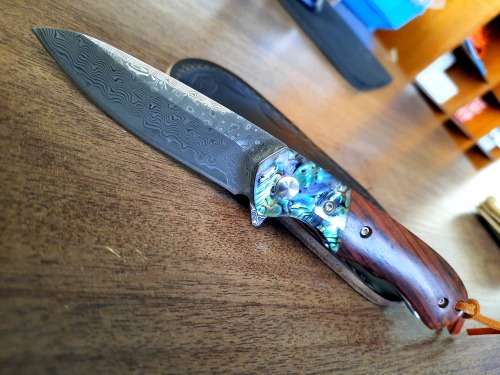 Damascus VG-10 Stainless Steel folding knife, RAZOR Sharp, Rosewood & Shell handle.