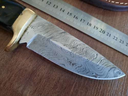 Handmade DAMASCUS Steel Hunting Knife, Epoxy RESIN Handle scales. NEW STOCK !!