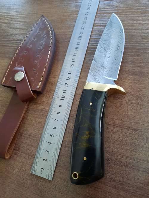 Handmade DAMASCUS Steel Hunting Knife, Epoxy RESIN Handle scales. NEW STOCK !!