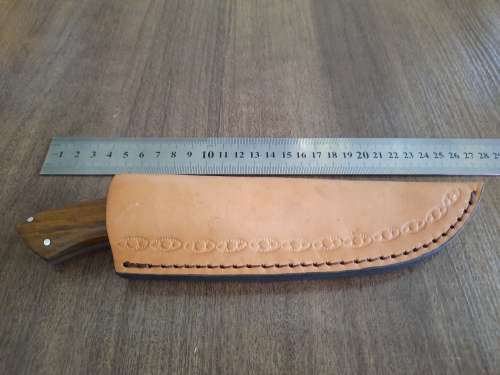 Handmade Damascus steel HUNTING  knife with WOODEN handle scales.  NEW STOCK !!
