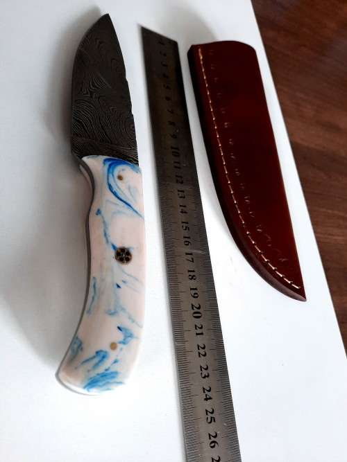Handmade DAMASCUS Steel Hunting Knife, Epoxy RESIN Handle scales. NEW STOCK !!