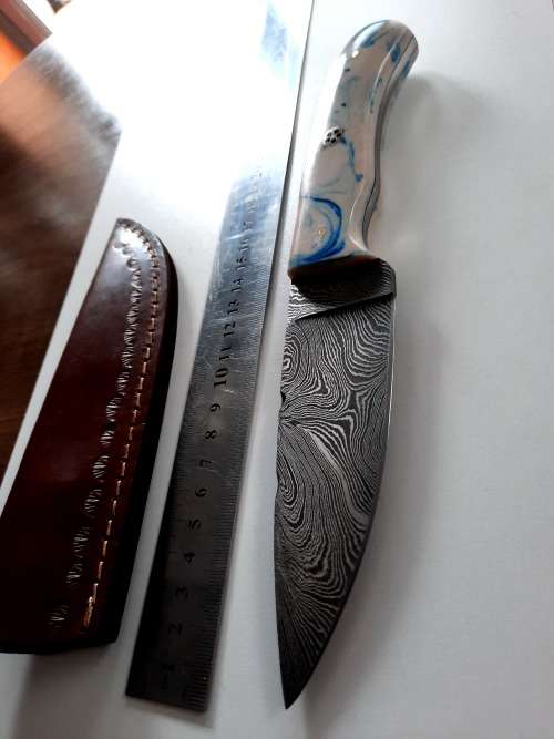 Handmade DAMASCUS Steel Hunting Knife, Epoxy RESIN Handle scales. NEW STOCK !!