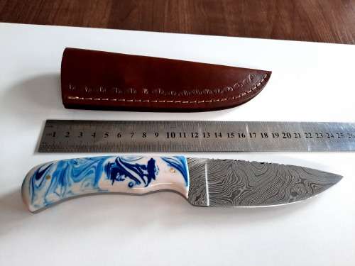 Handmade DAMASCUS Steel Hunting Knife, Epoxy RESIN Handle scales. NEW STOCK !!