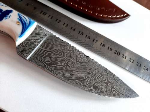 Handmade DAMASCUS Steel Hunting Knife, Epoxy RESIN Handle scales. NEW STOCK !!