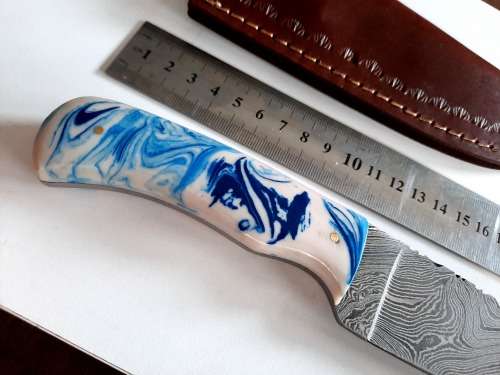 Handmade DAMASCUS Steel Hunting Knife, Epoxy RESIN Handle scales. NEW STOCK !!