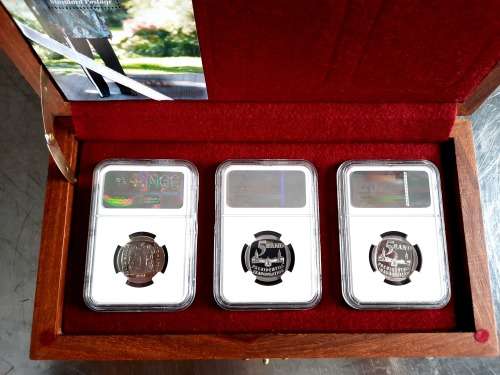 Mandela Presidential Inauguration GRADED 3 piece set , PF69, PF68, PF 67. ONE BID FOR THE COMPLETE S