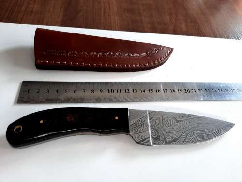 Handmade DAMASCUS Steel Hunting Knife, Epoxy RESIN Handle scales. NEW STOCK !!