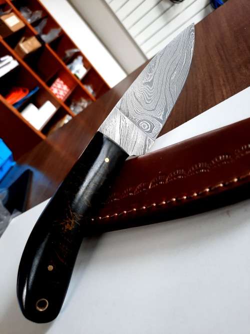 Handmade DAMASCUS Steel Hunting Knife, Epoxy RESIN Handle scales. NEW STOCK !!