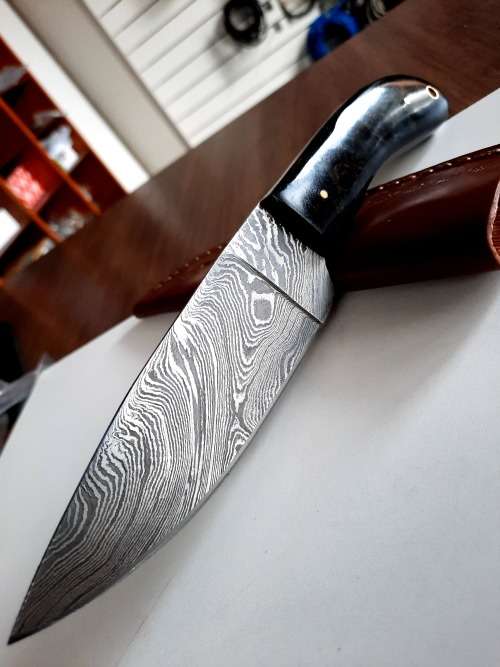 Handmade DAMASCUS Steel Hunting Knife, Epoxy RESIN Handle scales. NEW STOCK !!