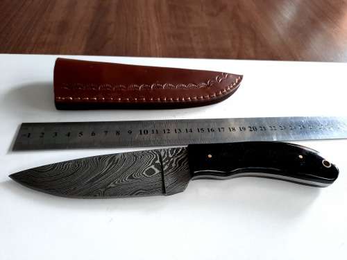 Handmade DAMASCUS Steel Hunting Knife, Epoxy RESIN Handle scales. NEW STOCK !!