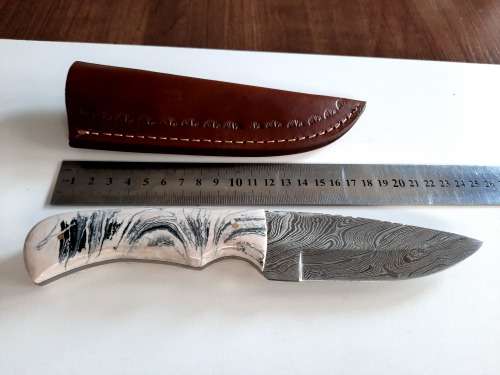 Handmade DAMASCUS Steel Hunting Knife, Epoxy RESIN Handle scales. NEW STOCK !!