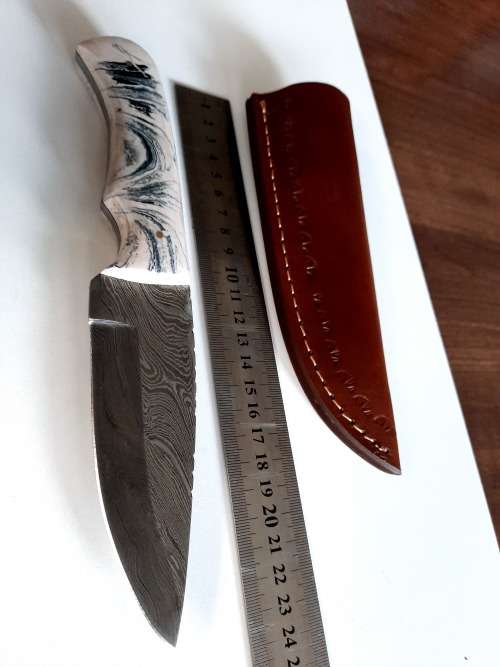Handmade DAMASCUS Steel Hunting Knife, Epoxy RESIN Handle scales. NEW STOCK !!