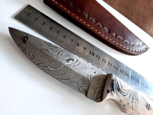 Handmade DAMASCUS Steel Hunting Knife, Epoxy RESIN Handle scales. NEW STOCK !!