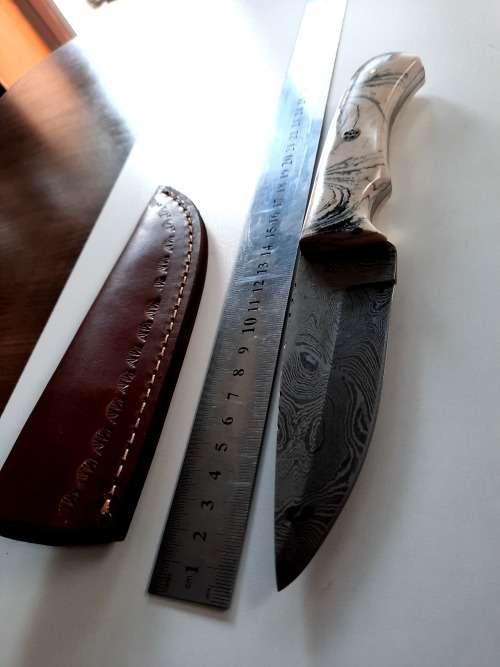 Handmade DAMASCUS Steel Hunting Knife, Epoxy RESIN Handle scales. NEW STOCK !!
