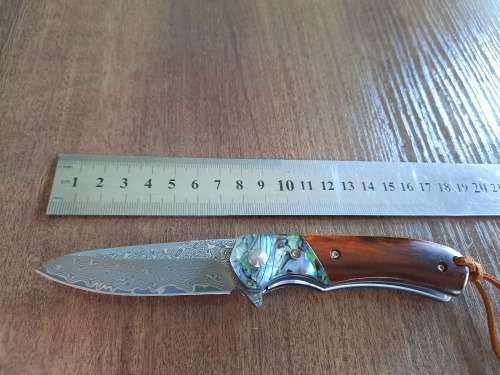 Damascus VG-10 Stainless Steel folding knife, RAZOR Sharp, Rosewood & Shell handle.