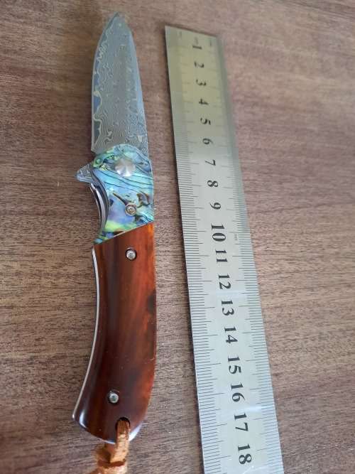 Damascus VG-10 Stainless Steel folding knife, RAZOR Sharp, Rosewood & Shell handle.
