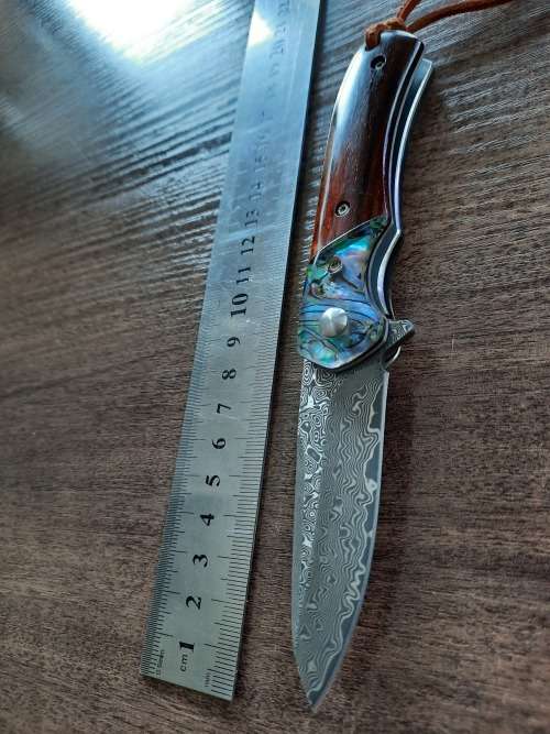 Damascus VG-10 Stainless Steel folding knife, RAZOR Sharp, Rosewood & Shell handle.