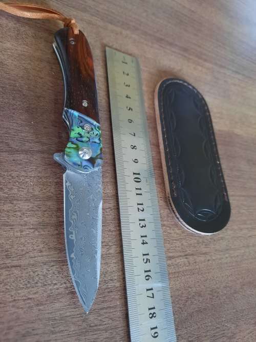 Damascus VG-10 Stainless Steel folding knife, RAZOR Sharp, Rosewood & Shell handle.