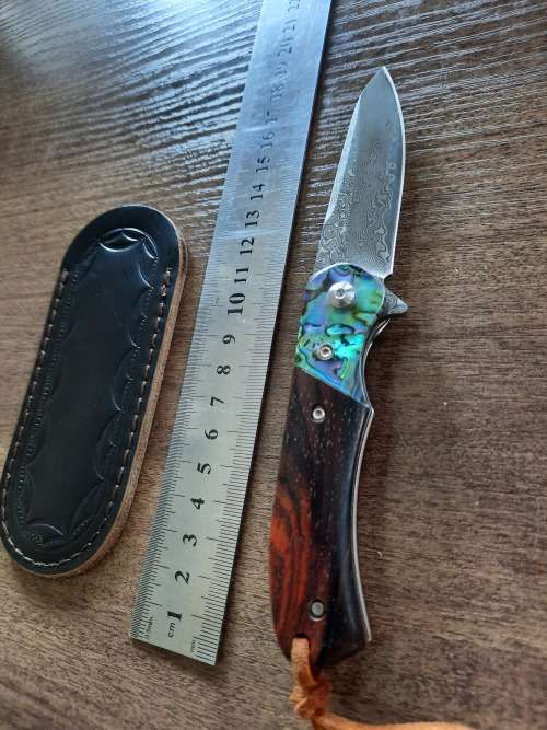 Damascus VG-10 Stainless Steel folding knife, RAZOR Sharp, Rosewood & Shell handle.