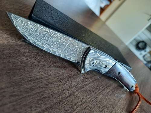 Damascus VG-10 Stainless Steel folding knife, RAZOR Sharp, Bolster Patterned, High Carbon SS