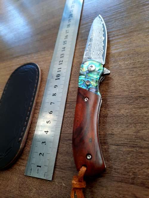 Damascus VG-10 Stainless Steel folding knife, RAZOR Sharp, Rosewood & Shell handle.