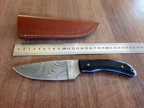 Handmade Damascus steel HUNTING  knife with BULL HORN handle scales. NEW STOCK !!!