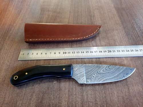 Handmade Damascus steel HUNTING  knife with BULL HORN handle scales. NEW STOCK !!!