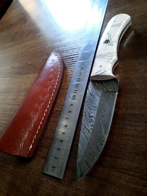 Handmade DAMASCUS Steel Hunting Knife, Epoxy RESIN Handle scales. NEW STOCK !!