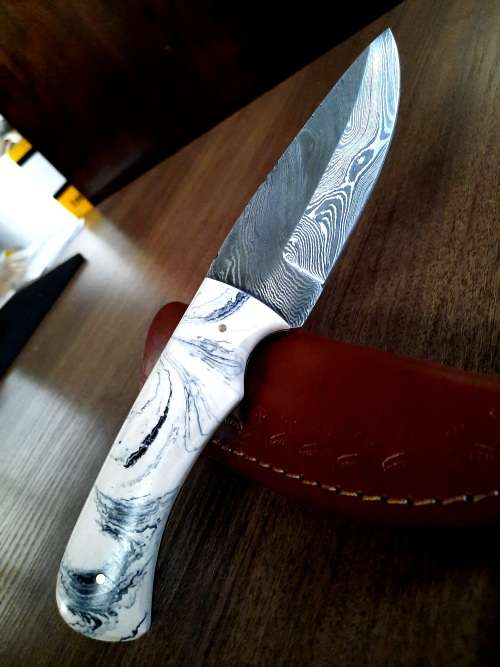 Handmade DAMASCUS Steel Hunting Knife, Epoxy RESIN Handle scales. NEW STOCK !!