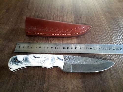 Handmade DAMASCUS Steel Hunting Knife, Epoxy RESIN Handle scales. NEW STOCK !!