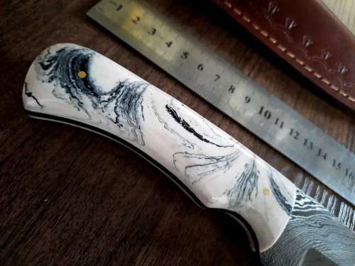 Handmade DAMASCUS Steel Hunting Knife, Epoxy RESIN Handle scales. NEW STOCK !!