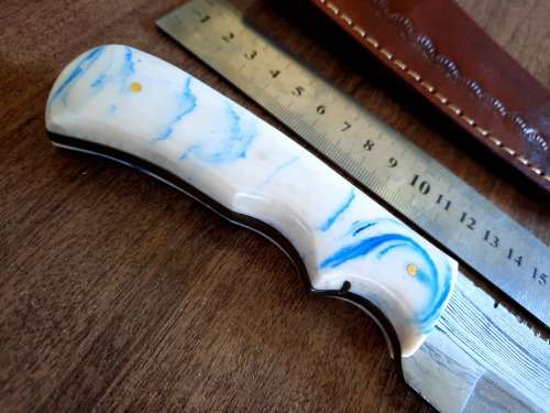 Handmade DAMASCUS Steel Hunting Knife, Epoxy RESIN Handle scales. NEW STOCK !!
