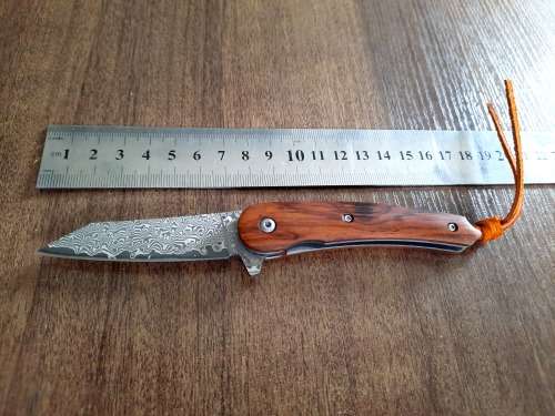Damascus VG-10 Stainless Steel folding knife, RAZOR Sharp, New Stock, High Quality, Rosewood handle.