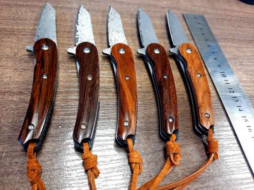 Damascus VG-10 Stainless Steel folding knife, RAZOR Sharp, New Stock, High Quality, FREE Bracelet.
