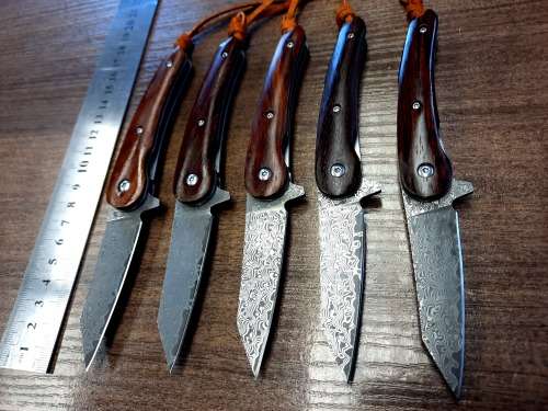 Damascus VG-10 Stainless Steel folding knife, RAZOR Sharp, New Stock, High Quality, FREE Bracelet.