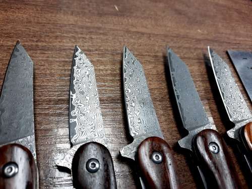 Damascus VG-10 Stainless Steel folding knife, RAZOR Sharp, New Stock, High Quality, FREE Bracelet.