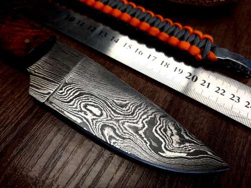 Handmade Damascus steel HUNTING  knife with WOODEN handle scales. FREE survival Bracelet !!!! !!