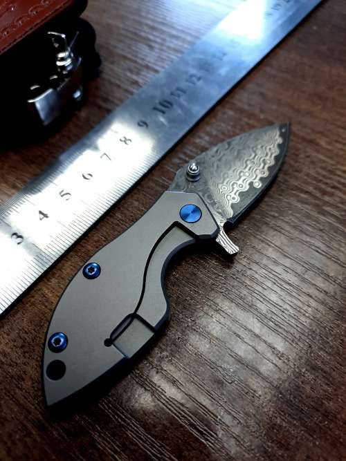 Damascus VG-10 Stainless Steel folding knife, RAZOR Sharp, High End TITANIUM & Carbon Fiber handle.