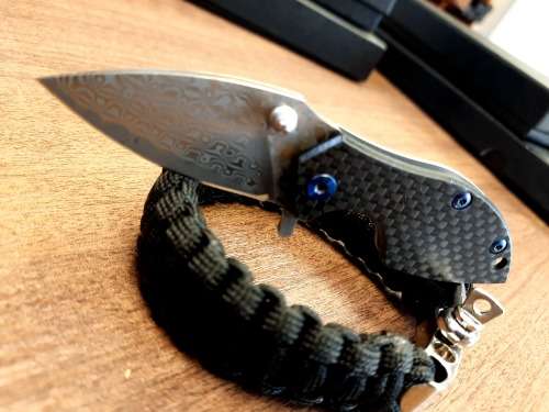 Damascus VG-10 Stainless Steel folding knife, RAZOR Sharp, High End TITANIUM & Carbon Fiber handle.