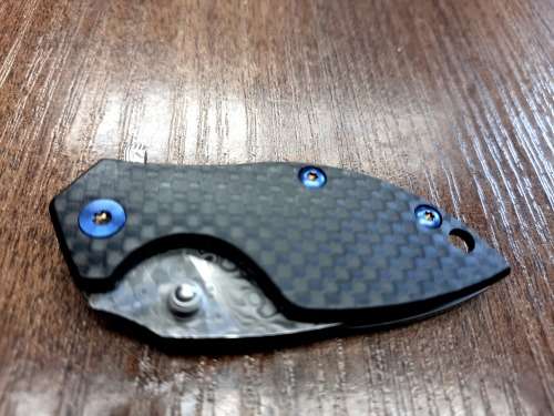 Damascus VG-10 Stainless Steel folding knife, RAZOR Sharp, High End TITANIUM & Carbon Fiber handle.