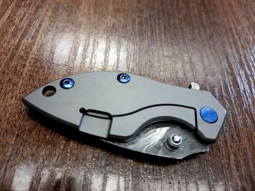 Damascus VG-10 Stainless Steel folding knife, RAZOR Sharp, High End TITANIUM & Carbon Fiber handle.