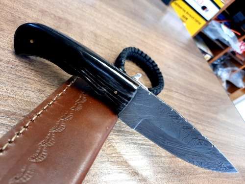 Handmade Damascus steel HUNTING  knife with BULL HORN handle scales. FREE Bracelet !!!!