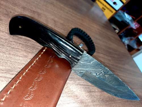 Handmade Damascus steel HUNTING  knife with BULL HORN handle scales. FREE Bracelet !!!!