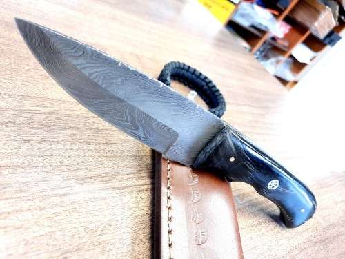 Handmade Damascus steel HUNTING  knife with BULL HORN handle scales. FREE Bracelet !!!!
