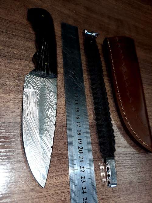 Handmade Damascus steel HUNTING  knife with BULL HORN handle scales. FREE Bracelet !!!!