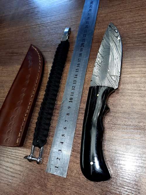 Handmade Damascus steel HUNTING  knife with BULL HORN handle scales. FREE Bracelet !!!!