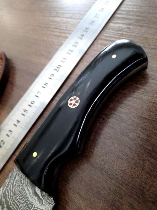 Handmade Damascus steel HUNTING  knife with BULL HORN handle scales. One handle scale repaired !!!!