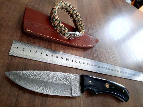Handmade Damascus steel HUNTING  knife with BULL HORN handle scales. One handle scale repaired !!!!